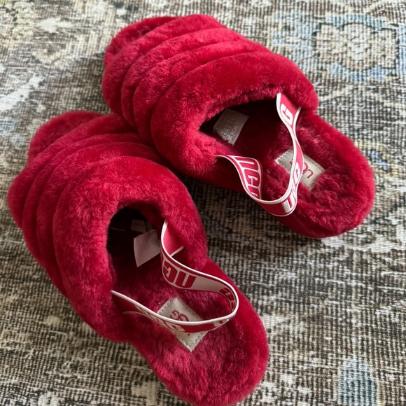 UGG Fuzzy Slippers Yeah Slide Red Slippers - Picture 4 of 7